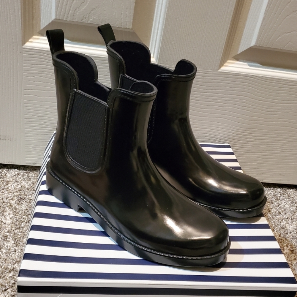 NEW Crown & Ivy Roxel Rubber Boot